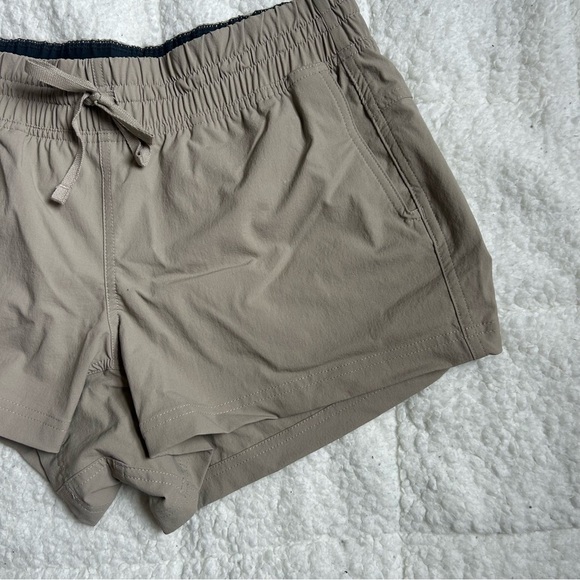 MOUNTAIN HARDWEAR - Basswood Pull-On Short - Women's - Picture 7 of 11